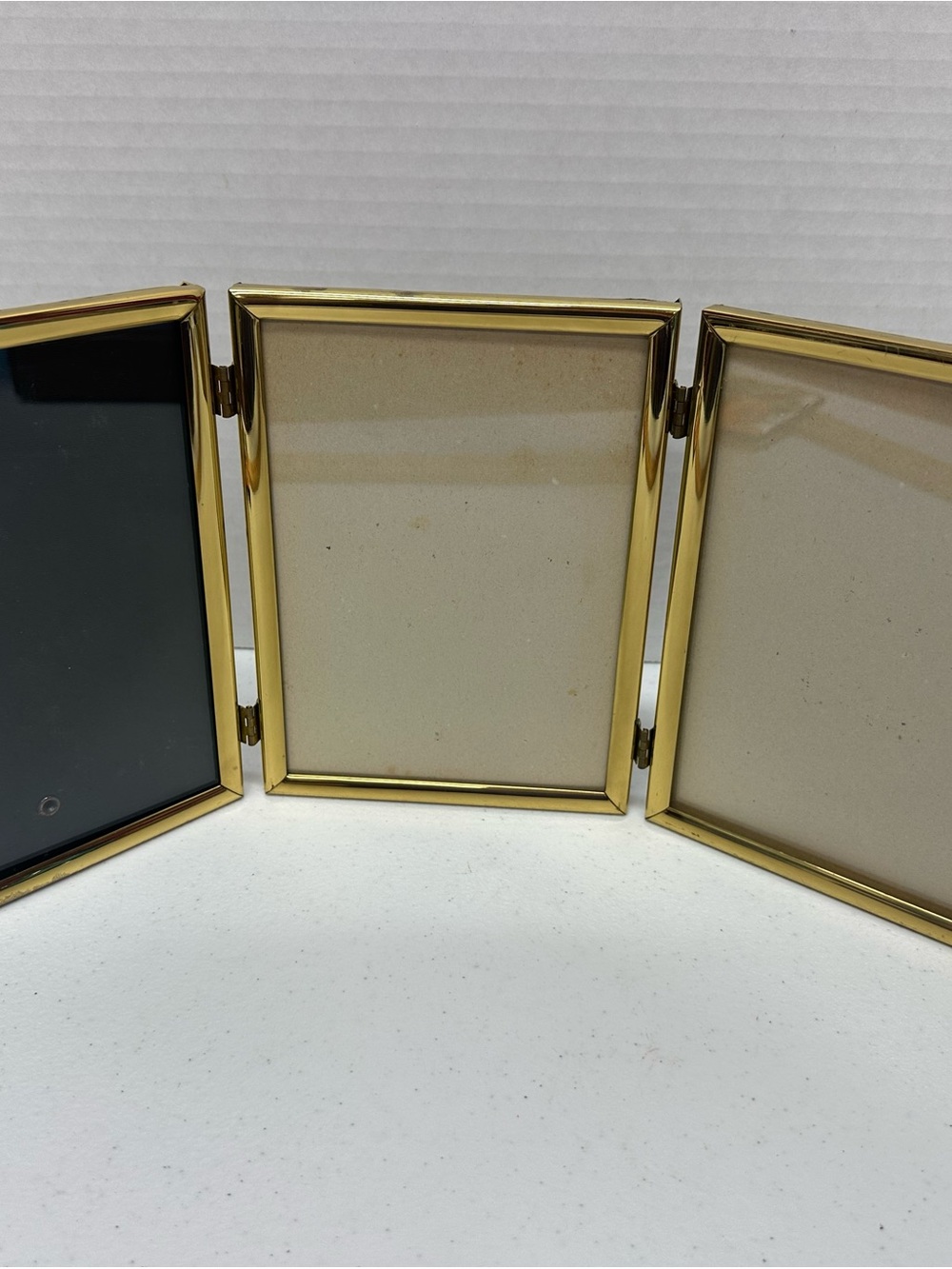 Vintage Brass Triple Hinged Picture Frame 5x7 Folding Gold Tabletop